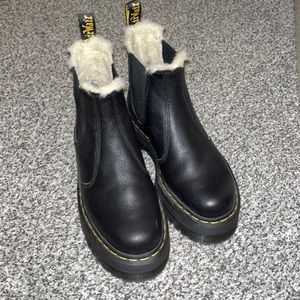 2976 FAUX FUR LINED PLATFORM CHELSEA BOOTS - Dr Martens